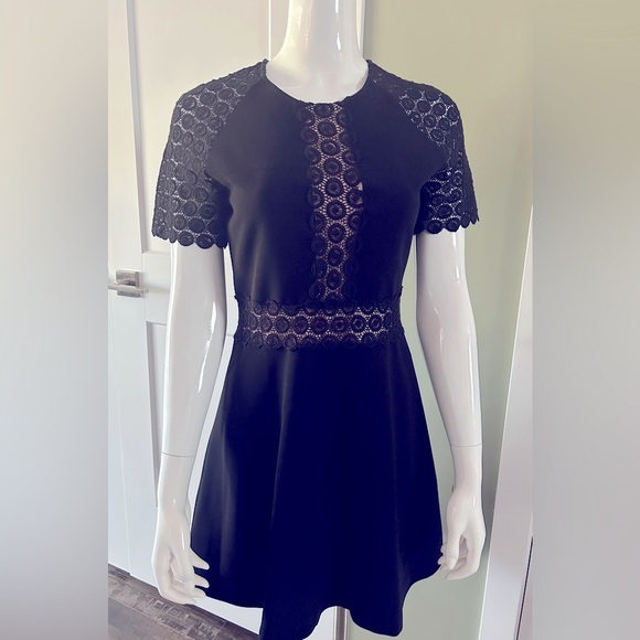 Suncoo Paris Lace Insert Dress Keyhole Back NWT - Picture 1 of 10